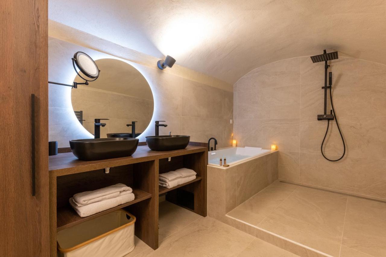 Cocoon Du Vieux Lyon - Luxury Apartment - Balneo ภายนอก รูปภาพ